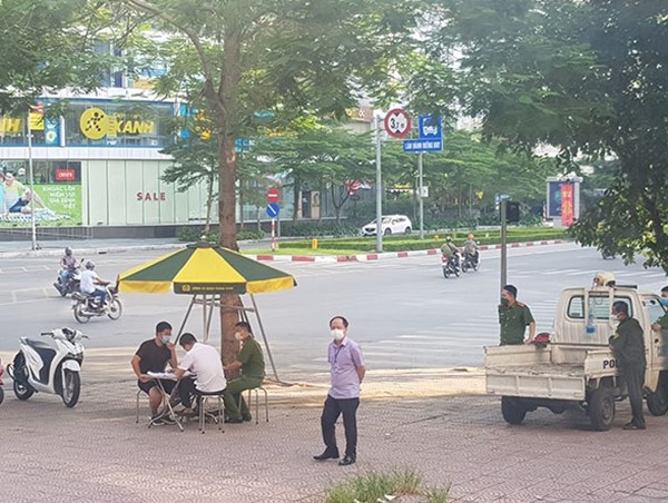 Ngày 4/8: Hà Nội xử phạt hơn 1,3 tỷ đồng các trường hợp vi phạm quy định giãn cách xã hội