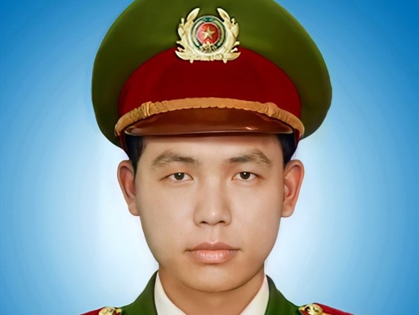 Truy tặng Huân chương Chiến công hạng Nhì cho Đại úy công an hy sinh khi làm nhiệm vụ phòng, chống dịch