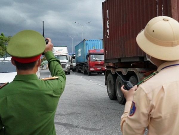 Phân luồng giao thông tạm thời Quốc lộ 5 để phòng, chống dịch