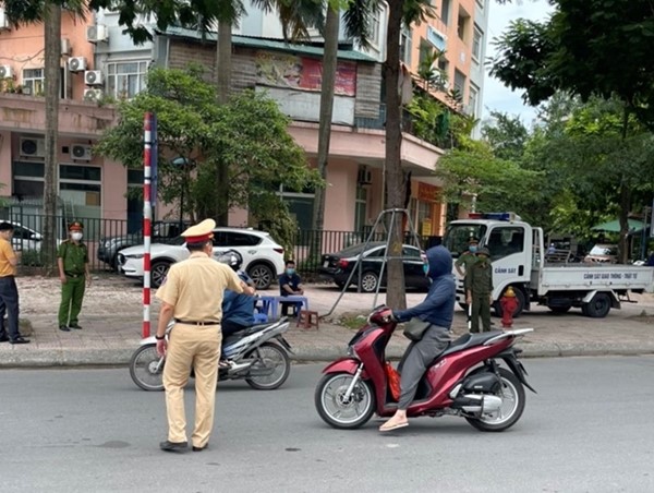 Hà Nội tiếp tục xử phạt hơn 1,7 tỷ đồng vi phạm phòng, chống dịch