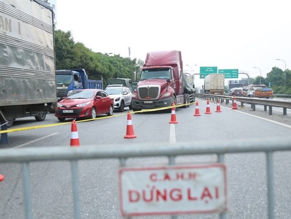 Hà Nội đề nghị doanh nghiệp điều lái xe, phương tiện tham gia chống dịch