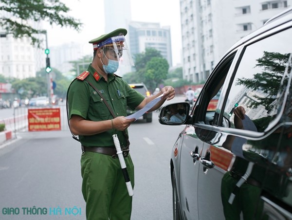 Hà Nội xử phạt 900 trường hợp vi phạm phòng, chống dịch