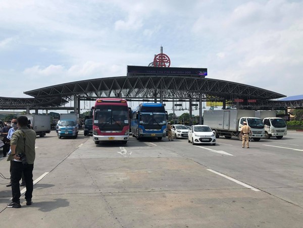 Xử lý nghiêm xe sử dụng mã QR Code giả qua chốt kiểm dịch