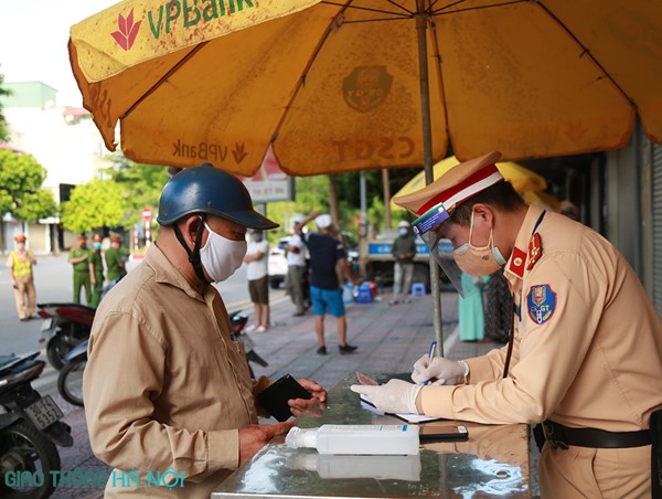 Có thể xử lý hình sự nếu đơn vị, doanh nghiệp cấp khống giấy đi đường