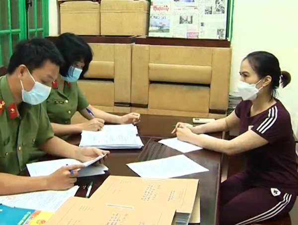 Hà Nội: Khởi tố, bắt giam người phụ nữ lợi dụng chức vụ quyền hạn cấp thẻ luồng xanh trái quy định