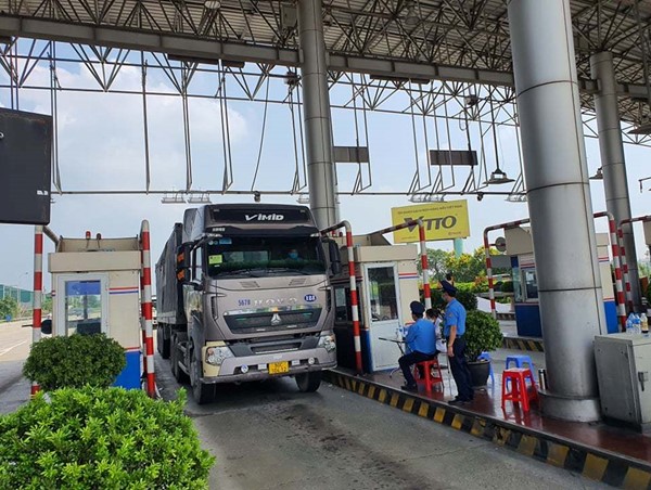 Đề nghị tỉnh Cà Mau bỏ ngay quy định bắt lái xe phải xét nghiệm y tế quá nhiều