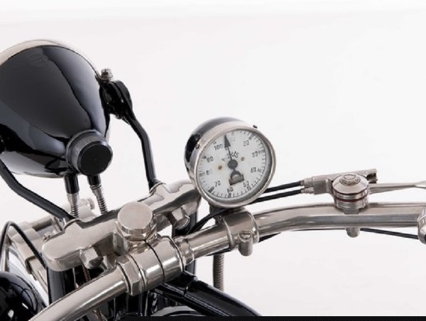 Nhìn lại chiếc moto R 32 nguyên bản đầu tiên của BMW được sản xuất năm 1923