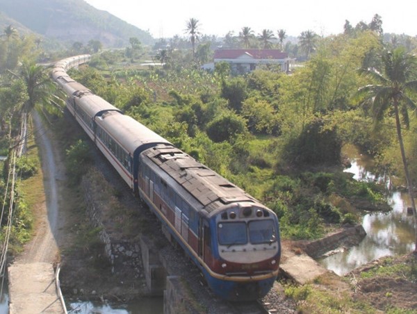 Thủ tướng yêu cầu rà soát đánh giá tác động của Quy hoạch đường sắt, hạ tầng đường thủy nội địa