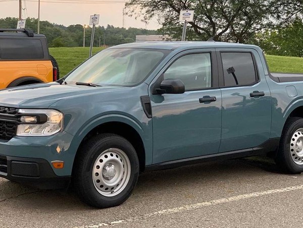 Ford tạm dừng sản xuất xe bán tải Maverick hybrid mới 