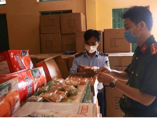Hà Nội: Thu giữ hơn 11.000 bánh trung thu giá rẻ không rõ nguồn gốc xuất xứ