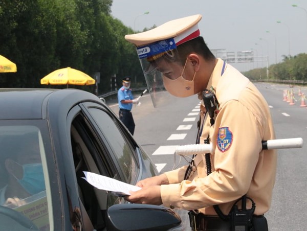 24h: Hà Nội xử phạt 302 trường hợp vi phạm phòng, chống dịch