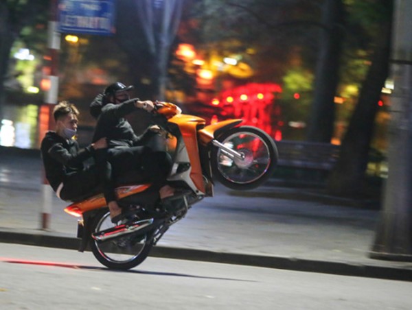 Tăng mức phạt với hành vi đua xe trái phép - Đảm bảo tính răn đe đẩy lùi vi phạm