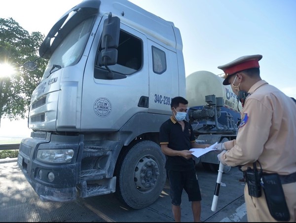 Tăng cường kiểm soát trật tự ATGT gắn với phòng, chống dịch COVID-19