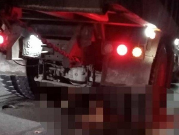 Va chạm với xe tải, 2 người phụ nữ đi xe máy tử vong tại chỗ