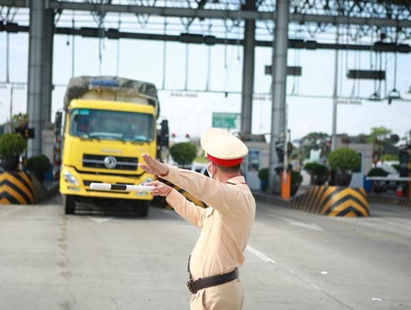 24h: Hà Nội kiểm soát 24.086 lượt phương tiện tại các cửa ngõ ra vào TP