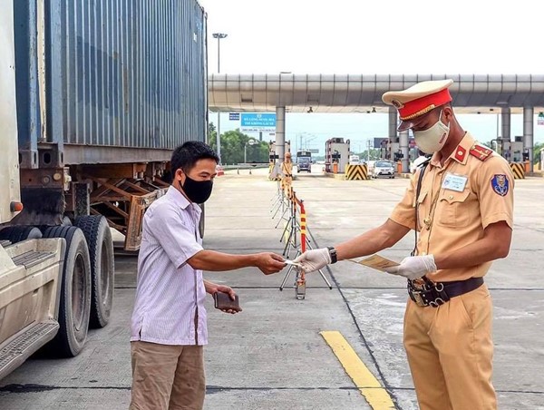 “Hung thần xa lộ”: Nỗi ám ảnh của người tham gia giao thông 