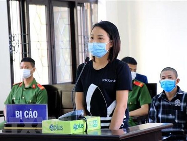 Đi thăm bạn trai nhiễm Covid-19, cô gái lĩnh 20 tháng tù