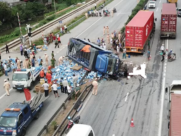 Nhiều hoạt động hưởng ứng “Ngày thế giới tưởng niệm các nạn nhân tử vong do tai nạn giao thông” 2021
