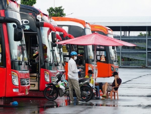 Vận tải hành khách hậu giãn cách: Trăm dâu đổ đầu doanh nghiệp