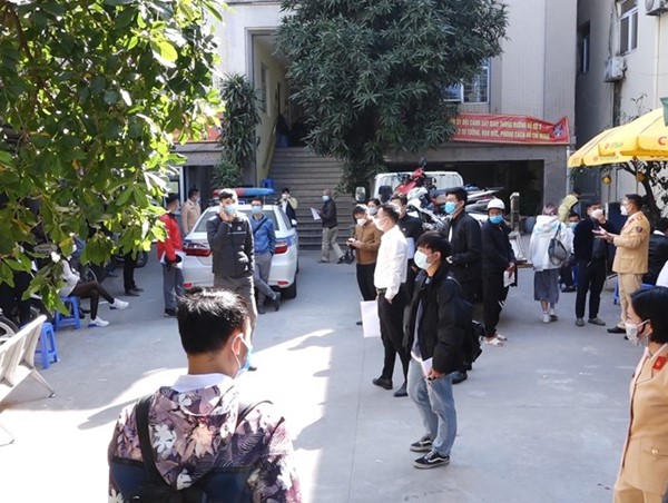 Người dân nên vào Cổng Dịch vụ công quốc gia để khai báo đăng ký xe