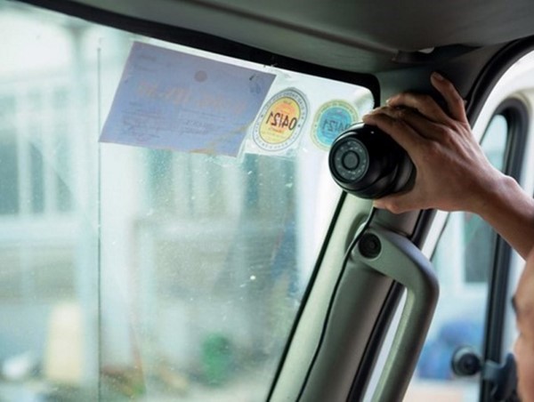 Tháo “điểm nghẽn” lắp đặt camera trên ô tô kinh doanh vận tải bằng cách nào?