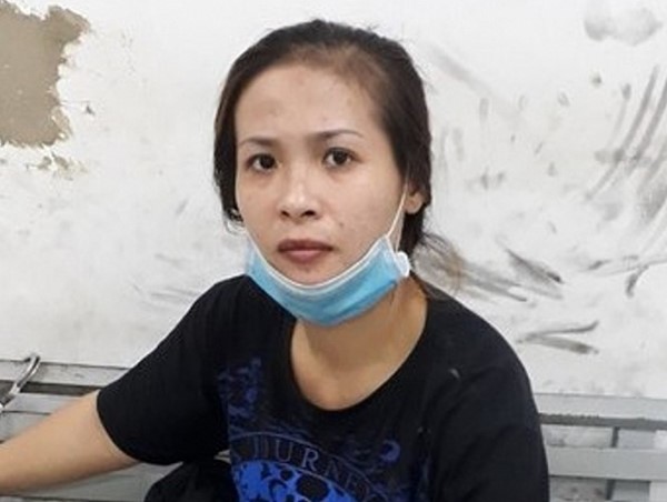 Bị truy đuổi, tên trộm bỏ lại bạn gái và xe máy 