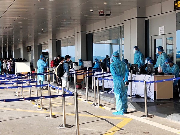 Tăng cường giám sát, quản lý các trường hợp nhập cảnh trước nguy cơ biến chủng Omicron xâm nhập