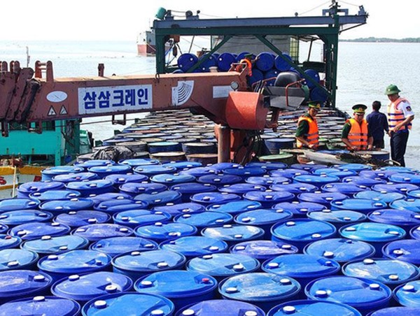 Ngăn chặn buôn lậu xăng dầu, than trên các tuyến biên giới, vùng biển