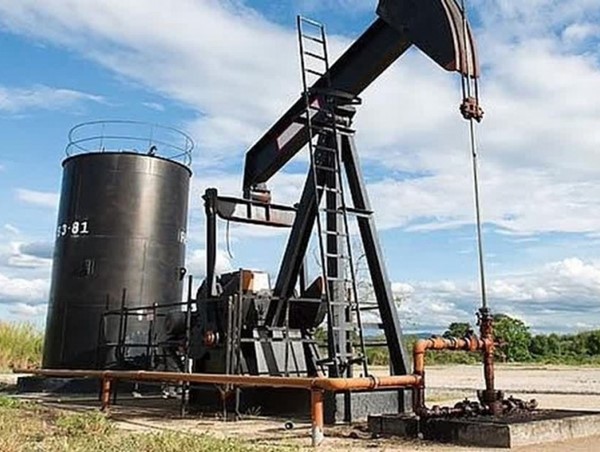 Giá dầu sụt giảm phiên cuối tuần do lo ngại nhu cầu từ Trung Quốc