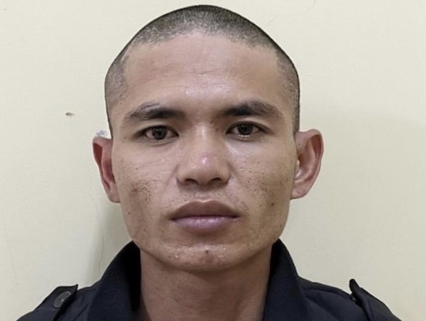 Vừa mua xong ma tuý thì xe hết xăng gặp ngay cảnh sát cơ động