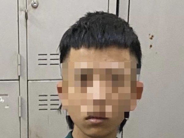 Bên trong chiếc taxi đậu trên đường Nguyễn Thị Định