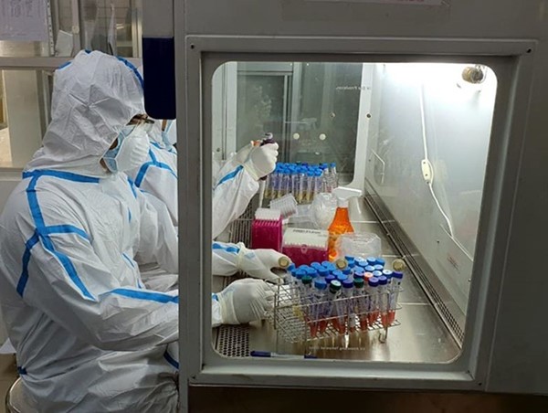 Bộ Y tế thông tin về 3 trường hợp nghi nhiễm biến thể mới bay từ Việt Nam sang Hong Kong