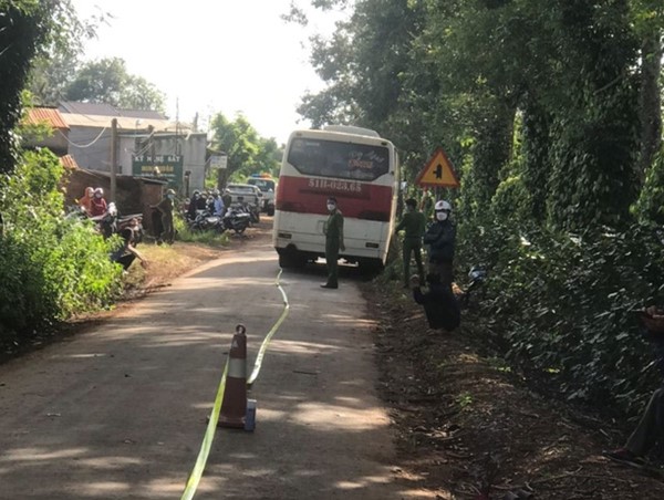 Khởi tố tài xế xe đưa đón để học sinh rơi xuống đường tử vong