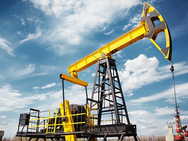 Giá dầu thô duy trì đà tăng mạnh