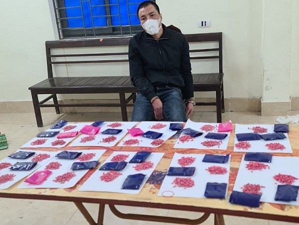 Tạm giữ hình sự đối tượng mua hơn 4.000 viên ma túy tổng hợp về bán kiếm lời