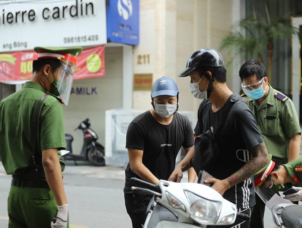 Hà Nội: 15 tổ công tác 141 ra quân xử lý vi phạm giao thông