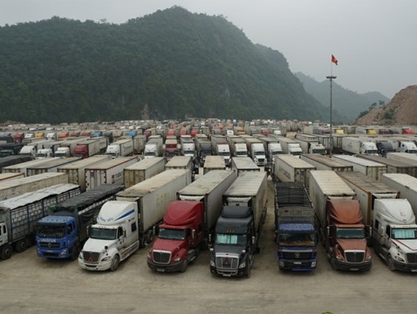 Khuyến cáo doanh nghiệp dừng đưa hàng lên cửa khẩu Lạng Sơn