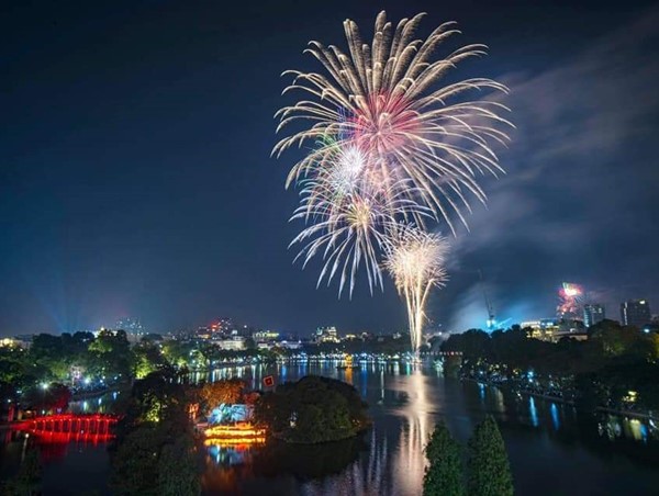 Đề nghị tạm dừng tổ chức lễ hội, bắn pháo hoa dịp Tết Nguyên đán