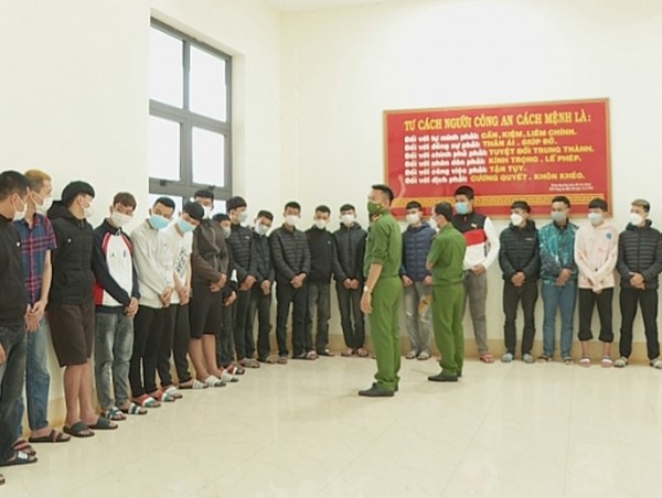 Bỏ chạy trong lúc hỗn chiến, một thanh niên bị ô tô tông tử vong