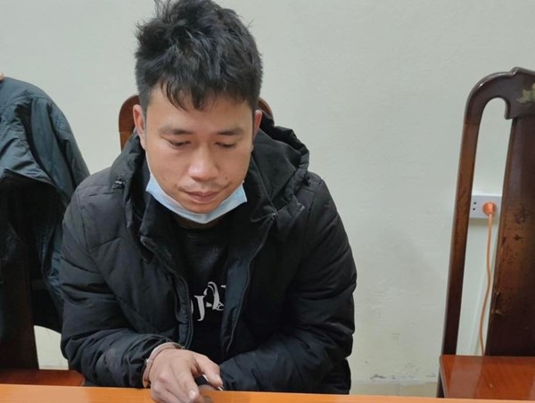  Gặp cảnh sát 141, nam thanh niên mang theo 2.000 viên ma tuý bỏ chạy