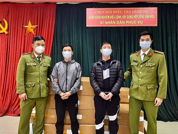 Cựu du học sinh buôn bán số lượng lớn thuốc lá nhập lậu