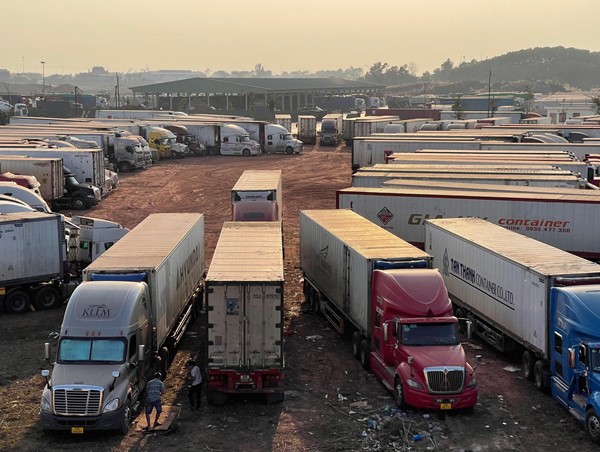 Dừng tiếp nhận xe chở hoa quả, thủy sản đông lạnh qua Móng Cái từ 17/1