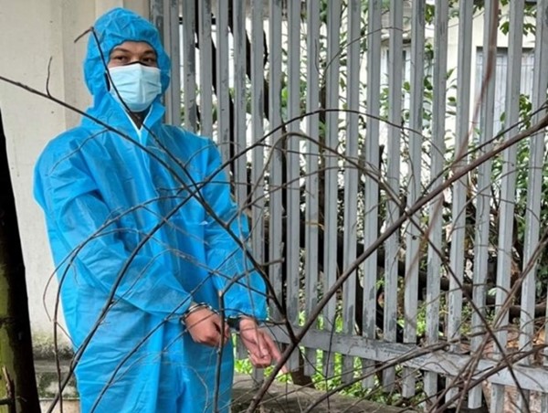 Bắt giữ đối tượng dùng dao uy hiếp chủ nhà, cướp tài sản