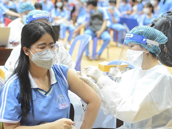 Đẩy nhanh tiêm vaccine phòng COVID-19, bảo đảm an toàn, hiệu quả phòng, chống dịch dịp Tết