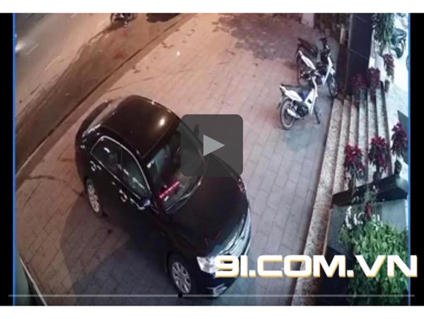 [Clip]: Trộm dùng chân bẻ khóa xe máy trong tích tắc