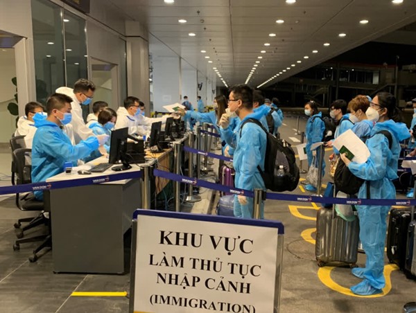 Tạo điều kiện nhập cảnh đối với người nước ngoài, người Việt Nam cùng thân nhân về nước