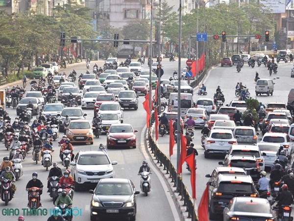 Công bố 11 số điện thoại đường dây nóng về trật tự an toàn giao thông dịp Tết Nguyên đán