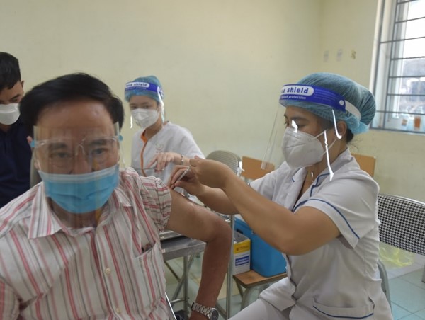 Bộ Y tế: Không để gián đoạn việc tiêm vắc-xin COVID-19 trong dịp Tết Nguyên đán