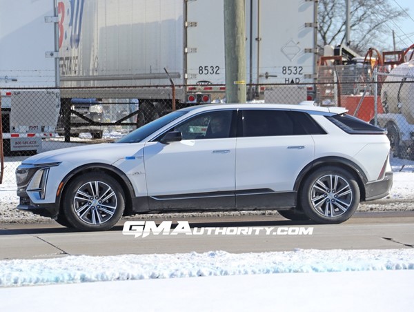 Cadillac Lyriq phiên bản chạy điện tiếp tục được thử nghiệm trước khi ra mắt 