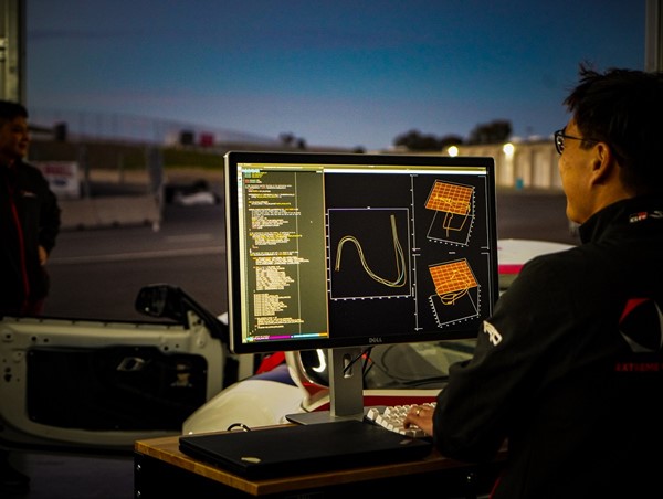 Toyota lập trình thành công cho một chuyến xe tự hành không người lái